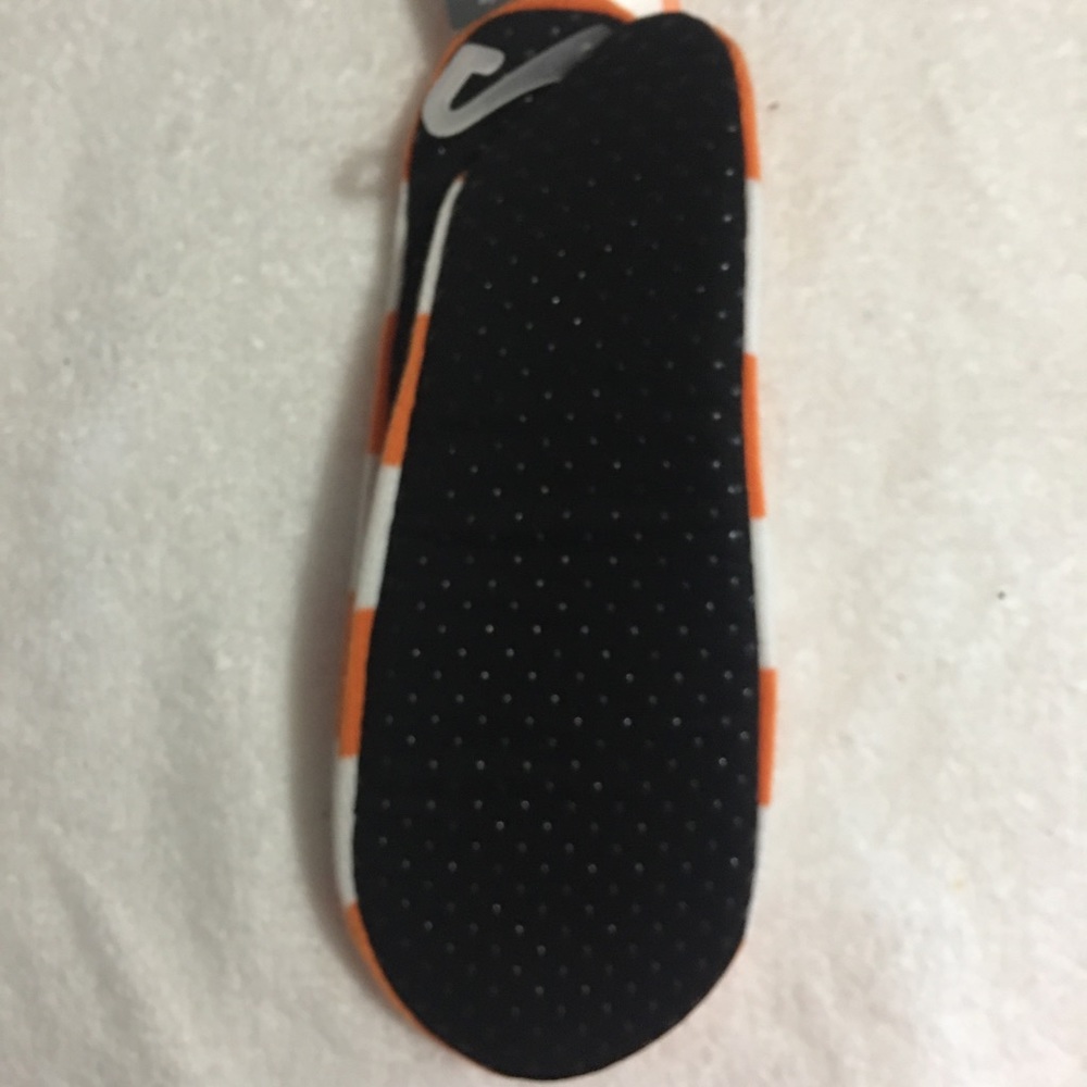 NWT Halloween cat slippers 🎃 - Picture 4 of 5